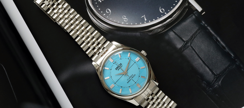 The Best Gold Watches for Men in 2023